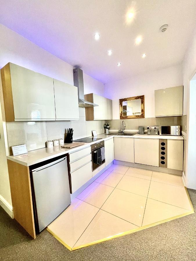 Large Luxury Apartment Μπλάκπουλ Εξωτερικό φωτογραφία